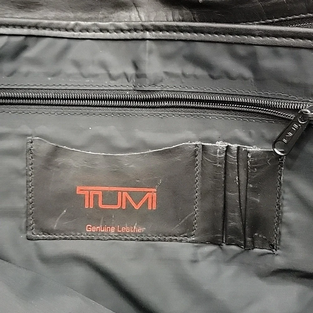 TUMI Black Leather Expandable Padded Laptop Briefcase Messenger Bag Vintage